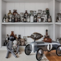 Fototapet, 3D Cabinet of Curios, Raw, Rebel Walls - Img 3