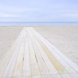 Fototapet, To the Sea, Sand, Rebel Walls - Img 2