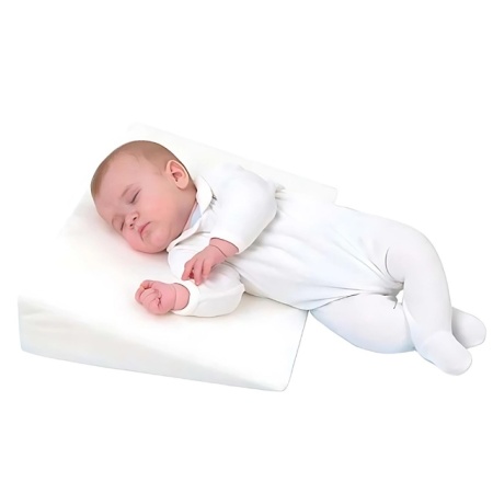 uzdignut položaj bebe sprečava bljuckanje ili povraćanje nakon obroka.