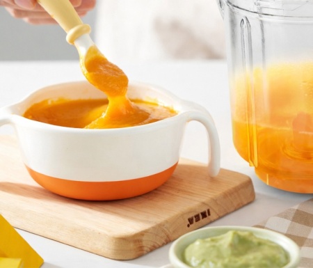 BBO blender za bebe priprema kašice u posudi