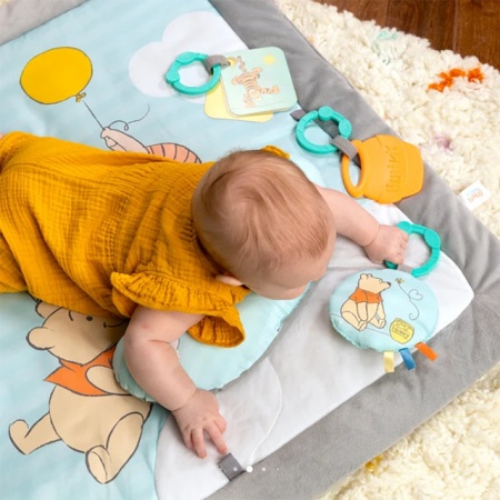 Kids II Disney Baby Podloga za igru Winnie the Pooh once upon a tummy time 13124
