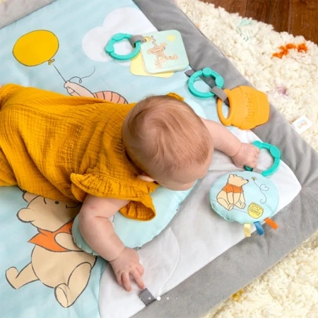 Kids II Disney Baby Podloga za igru Winnie the Pooh once upon a tummy time 13124