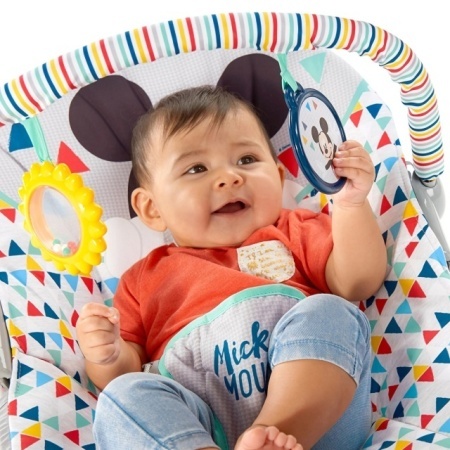 Disney ležaljka za bebe sa vibracijom i igračkama