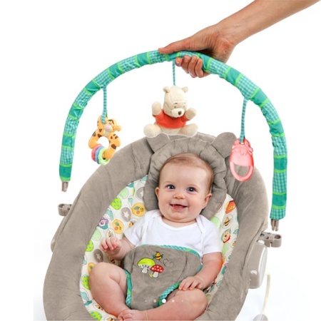 Kids II Disney Baby Muzička ležaljka sa vibracijom Winnie the Pooh Dots &amp; Hunny Pots 60256