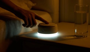 Dispozitiv portabil cu lumină și White Noise – Momcozy - Img 4