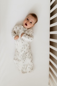 Săculeț de dormit Swaddle + Căciuliță– Almond - Img 5