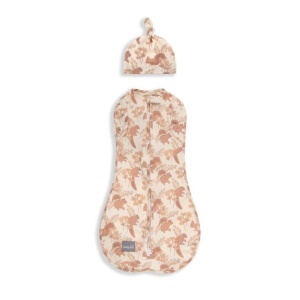 Săculeț Swaddle pentru infășat nou născut din bumbac + căciulița – First Step Almond