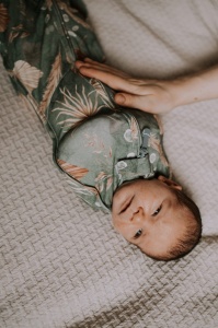 Săculeț Swaddle pentru infășat nou născut din bumbac + căciulița – First Step Boho Green - Img 3