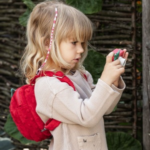 Geanta pentru aparatul foto Hoppstar – Cheeky Fruits Strawbella - Img 4