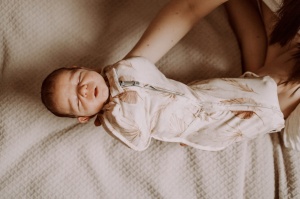 Săculeț Swaddle pentru infășat nou născut din bumbac + căciulița – First Step Boho Green - Img 5