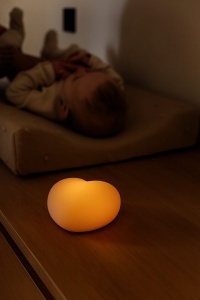 Nursery Lamp Ruby Warm Grey - Lampă de veghe pentru momentele de alăptare pe timp de noapte - Img 3