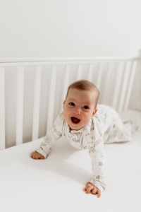 Săculeț de dormit Swaddle + Căciuliță– Almond - Img 4