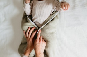 Sac de dormit 2 in 1 Swaddle 2,5 TOG – Gri - Img 6