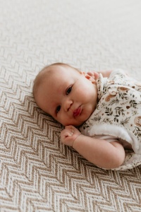 Săculeț Swaddle pentru infașat, din bumbac + căciulița – Second step Forest Ivory - Img 3