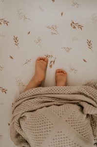 Cearșaf cu elastic pentru pătuț 120 × 60 cm – Cream - Img 6