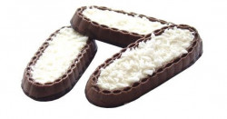 Biscuiti cu Glazura de Ciocolata, Crema de Frisca si Fulgi Cocos DR: GERARD 1.1Kg