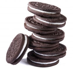 Biscuiti de Cacao cu Crema de Lapte OREO 154g - Img 4