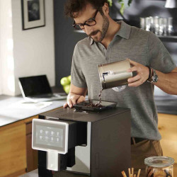 Espressor Automat TCHIBO Coffea Office, Ecran Tactil, Bauturi Presetate, Dispozitiv Spumare Lapte, Rosu