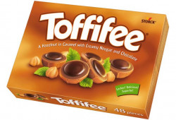 TOFFIFEE Praline cu Alune, Nuga și Caramel Acoperite cu Ciocolată 125g