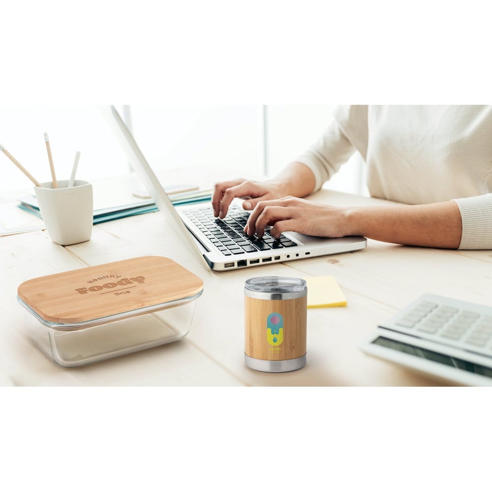 Cani Eco-Friendly și din Materiale Sustenabile