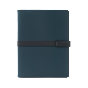 SANDERSON FOLDER. Dosar A4 din PU (50% reciclat) cu închidere magnetică și blocnotes cu pagini liniate – fotografie produs 2
