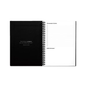 STARTER KIT INFINITE PLANNER A5. Setul include un "Jurnal infinit", kit de curățare, marker și suport pentru marker - Img 3