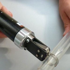 P0451X-S00-I90R DEPRAG Cleste pneumatic pentru fixare coliere pentru FURTUN max. Ø100mm - min. Ø50mm, putere 3000N, deschidere 0,8-12mm, maner Ø54mm, actionare clapeta - Img 2