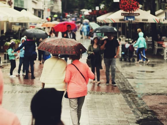 Care este diferența dintre o umbrelă ieftină și una scumpă