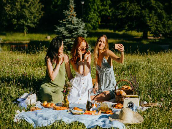 Ce să nu-ți Lipsească Niciodată din Rucsacul pentru Picnic