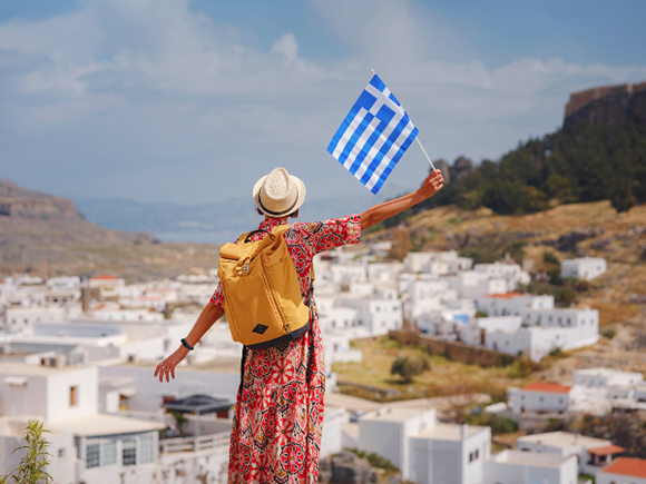 Ce să pui în bagaj pentru vacanța în Grecia? Lista esențială pentru zboruri low-cost