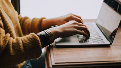 Cum să efectuezi check-in online și să eviți cozile la aeroport
