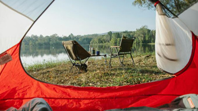 Kit-ul Perfect pentru Camping: Ce Să Ai La Tine Când Pornești în Aventuri în Natură