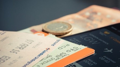 Ce trebuie să faci când îți rezervi online un bilet de avion?