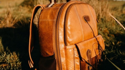 Rucsac din piele naturală sau din piele ecologică: ce să aleg?