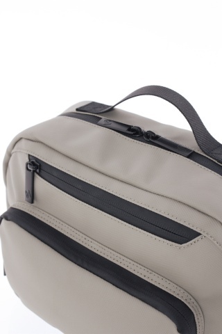 Geantă de cosmetice unisex Vogart Sync 28x19x10 cm, poliester impermeabil, cu protecție RFID, 5.3L, bej - Img 6