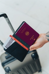 Trackmate suport pentru pașaport din poliester reciclat RCS cu localizare globală - Img 10