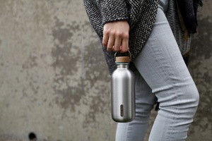 Sticlă de apă Black+Blum din oțel, 600 ml - Img 10