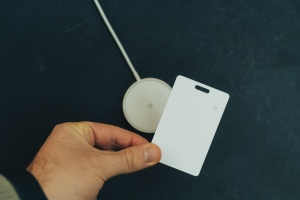 Findit - card identificator ultra-subțire din plastic reciclat, reîncărcabil - Img 20