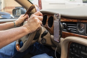 Suport auto PowerCruze RCS din plastic reciclat, cu încărcare magnetică de 15W - Img 10