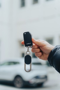 Breloc Keyfinder cu localizare globală și USB C - Img 11