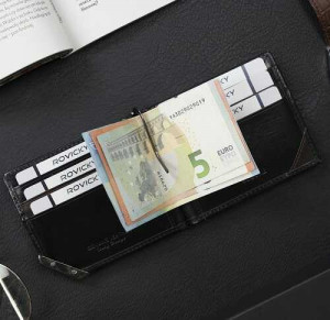 Clips din piele cu portcard