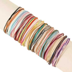 Set de 12 brățări reglabile din șnur colorat 