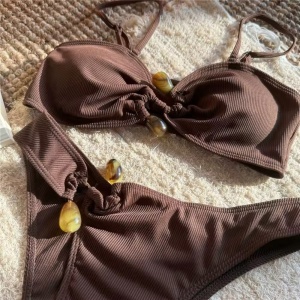 Costum de baie 2 piese reiat cu accesorii la slip si sutien, maro #ZZ2046 - Img 6