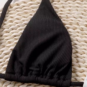 Costum de baie 2 piese reiat, sutien in 2 culori, negru/ alb #ZZ2850 - Img 3