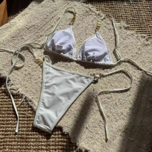 Costum de baie 2 piese cu perle decorative si decupaje la slip, alb #ZZ2144 - Img 8