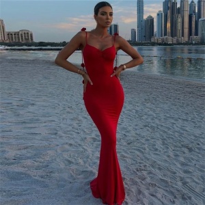Rochie sexy lunga mulata, cu spatele gol si trandafiri decorativi, rosu #ZZ1044 - Img 2