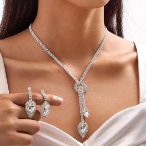Set colier si cercei cu cristale transparente, argintiu #ZZ4538