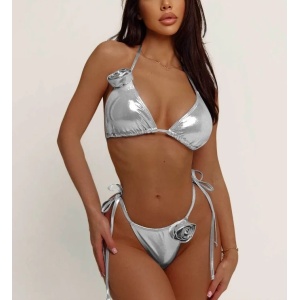 Costum de baie 2 piese metalizat cu trandafiri aplicati la slip si sutien, argintiu #ZZ2124