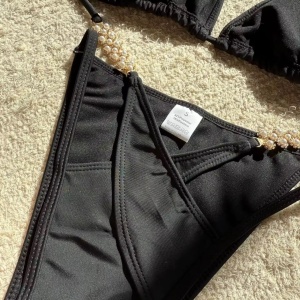 Costum de baie 2 piese cu perle decorative si decupaje la slip, negru #ZZ2145 - Img 4