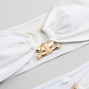 Costum de baie 2 piese cu talie inalta si accesorii metalice aurii, alb #ZZ2024 - Img 6